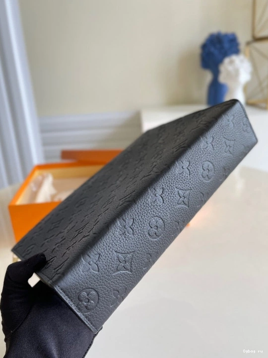 VOYAGE POCHETTE LOUIS VUITTON 0814